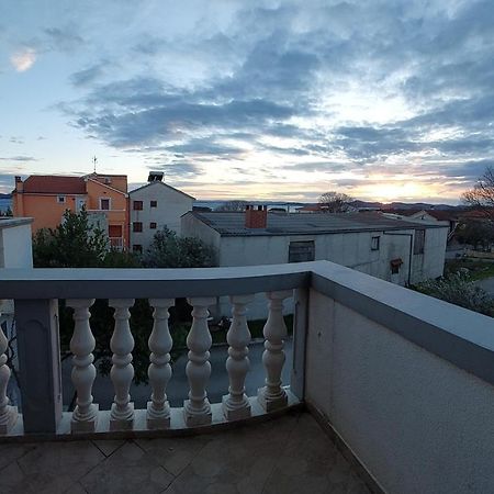 Appartamento Apartman Vukoja Pakoštane Esterno foto