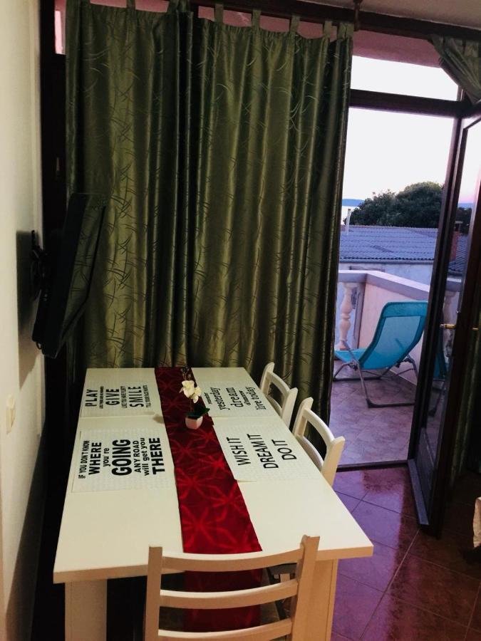 Appartamento Apartman Vukoja Pakoštane Esterno foto