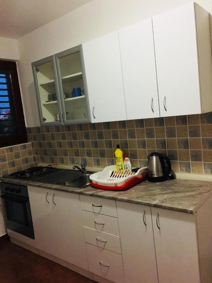 Appartamento Apartman Vukoja Pakoštane Esterno foto