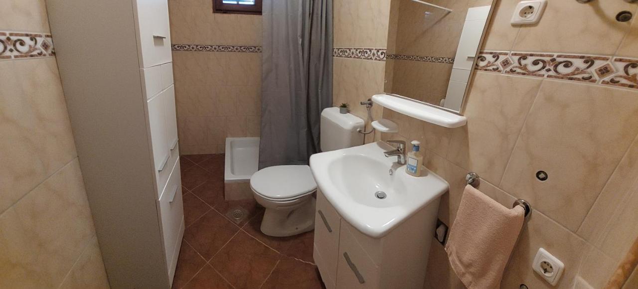 Appartamento Apartman Vukoja Pakoštane Esterno foto